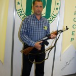 27. Конструктор СП «Шмайсер» Олег Алексюк и карабин ТЕРМИТ.
