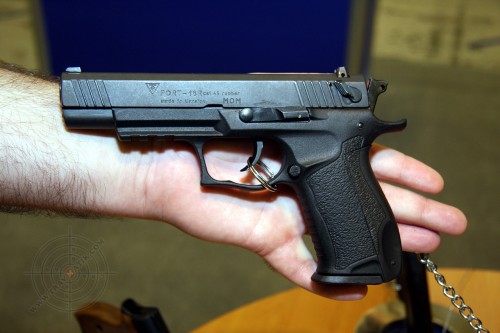 02. Травматический пистолет «Форт-18Р \ .45 Rubber». 02. Травматический пистолет «Форт-18Р \ .45 Rubber».