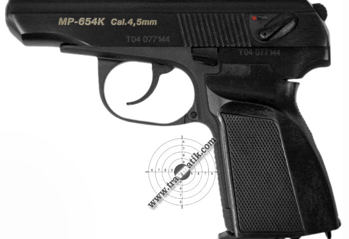 Пневматичний пістолет красиво і так ефективно розбиває пляшки, що у багатьох необізнаних людей, особливо деяких журналістів, з’явилося переконання, що пневматика ефективна при використанні проти людини як засіб самооборони.