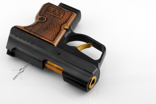 20. Травматический пистолет «SAFARI MINI» (САФАРИ МИНИ) . Позолота и орех. 20. Травматический пистолет «SAFARI MINI» (САФАРИ МИНИ) . Позолота и орех.