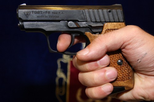 02. Травматический пистолет Форт-9Р. 02. Травматический пистолет Форт-9Р.