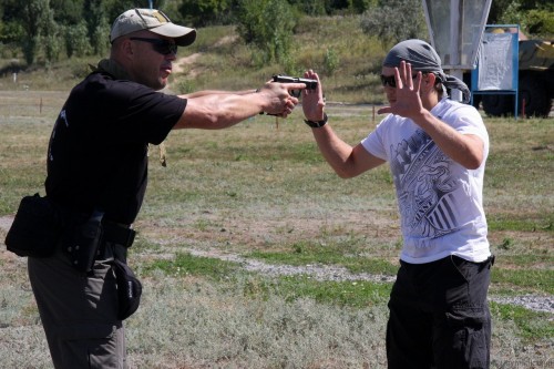 01. Крав-мага, пистолет, активная самооборона, SEAPATROL в г. Донецк – УКРАИНА.