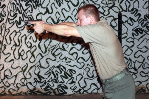 3. При с выносе закрытыми глазами необходимо чувствовать горизонтальное положение прицельного приспособления