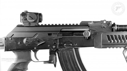 16. Aimpoint Micro H-1 установленный на АКМ.