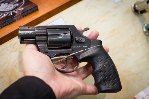 20. Травматический револьвер SAFARI 820G Steel.